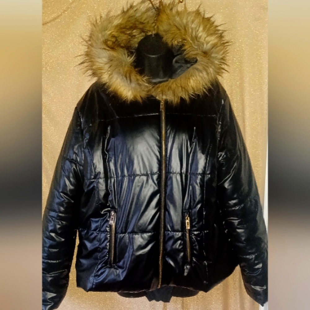 Nice warm puffer coat jacket with fur hood size large juniors